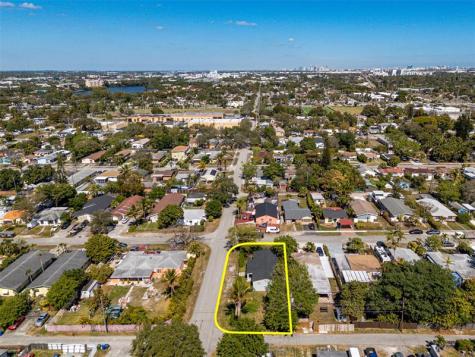 1923 N 23rd Avenue Hollywood FL 33020