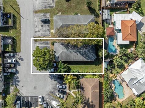 131 SW 14th Court Pompano Beach FL 33060