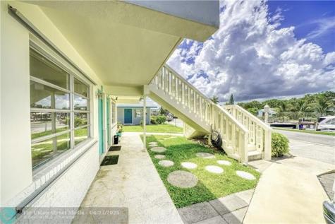 3220 Canal Drive Pompano Beach FL 33062