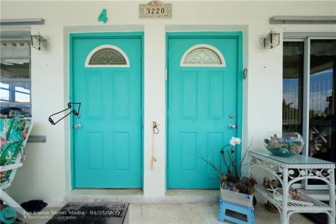 3220 Canal Drive Pompano Beach FL 33062