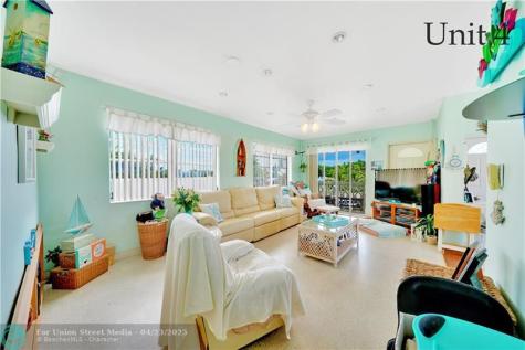 3220 Canal Drive Pompano Beach FL 33062