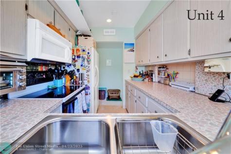 3220 Canal Drive Pompano Beach FL 33062