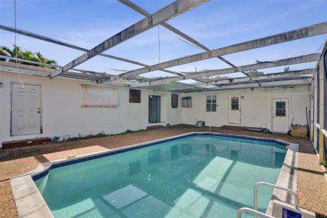 632 SW 8th Street Hallandale Beach FL 33009