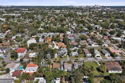 632 SW 8th Street Hallandale Beach FL 33009