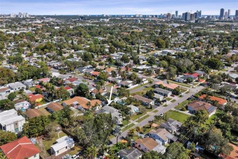 632 SW 8th Street Hallandale Beach FL 33009