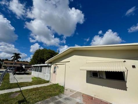 271 SW 11th Avenue Hallandale Beach FL 33009