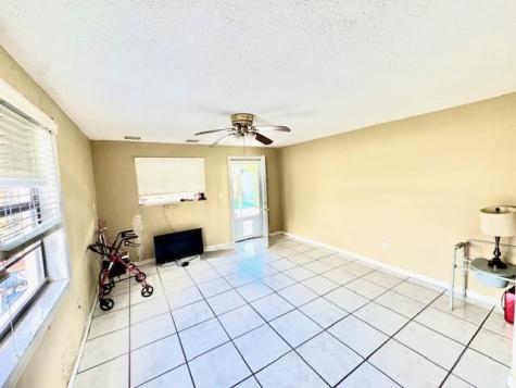 271 SW 11th Avenue Hallandale Beach FL 33009