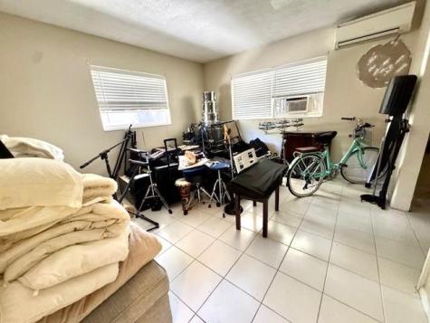 271 SW 11th Avenue Hallandale Beach FL 33009