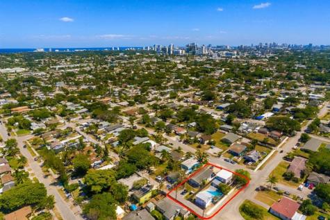 2447 Roosevelt Street Hollywood FL 33020