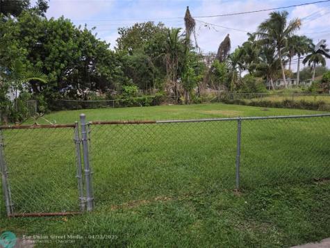 8290 NW 5 Avenue Miami FL 33150