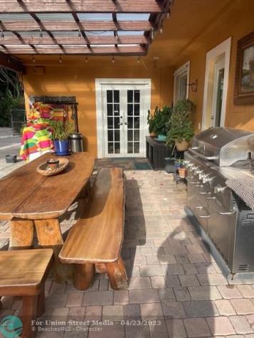 14500 NE 2 Miami FL 33161