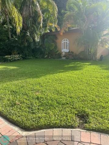 14500 NE 2 Miami FL 33161