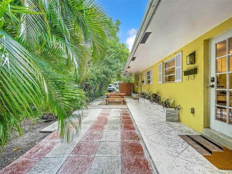 1478 NE 34th Court Units A-b Oakland Park FL 33334