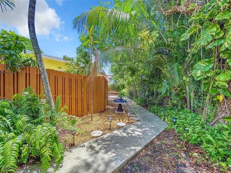 1478 NE 34th Court Units A-b Oakland Park FL 33334