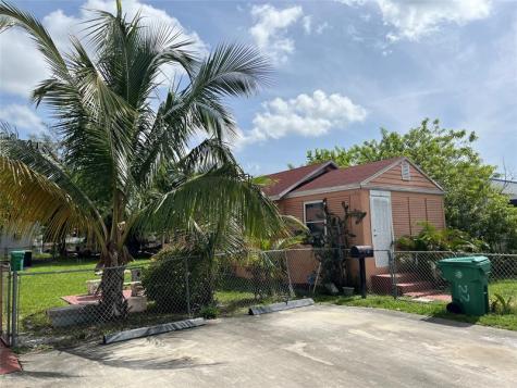 22 SW 11th Street Dania Beach FL 33004