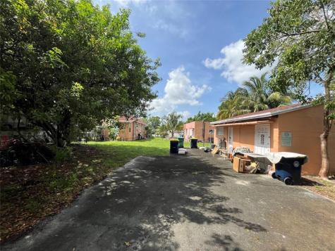 22 SW 11th Street Dania Beach FL 33004