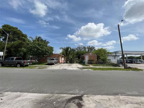 22 SW 11th Street Dania Beach FL 33004