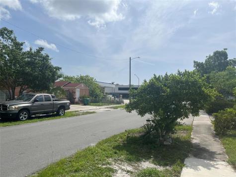 22 SW 11th Street Dania Beach FL 33004