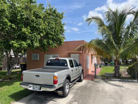 22 SW 11th Street Dania Beach FL 33004