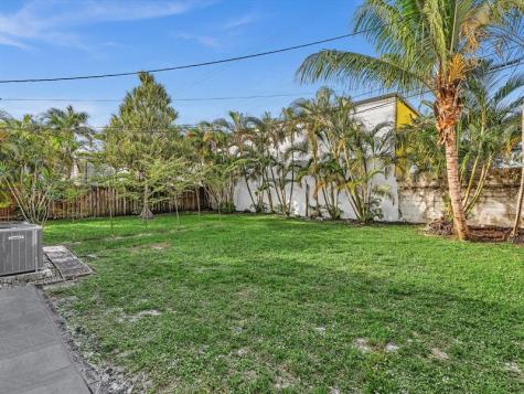 141-145 NE 30th Court Wilton Manors FL 33334
