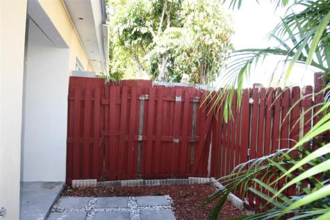 2460 Taylor Street Hollywood FL 33020
