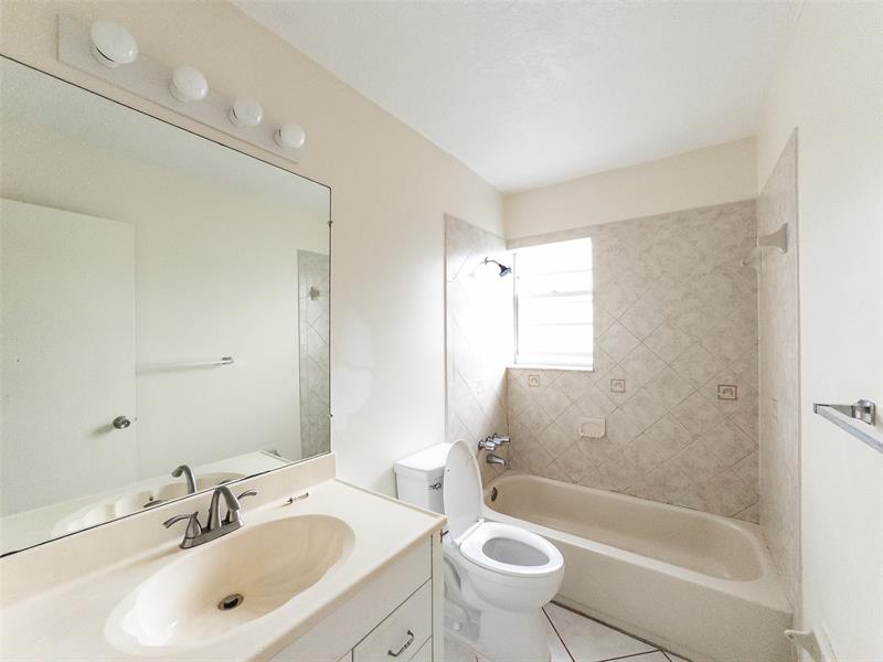 5870 NW 16th Place Sunrise FL 33313