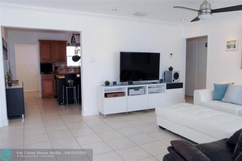 29 NE 3rd Street Dania Beach FL 33004