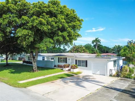 1625 Cleveland Street Hollywood FL 33020