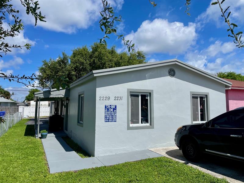 2229-31 Farragut Street Hollywood FL 33020