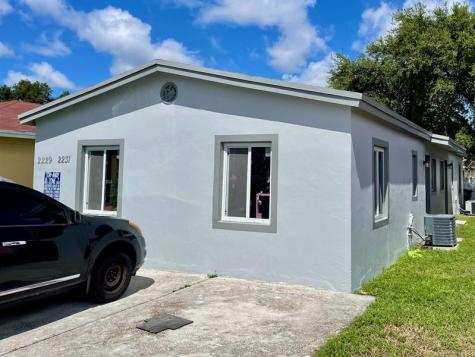 2229-31 Farragut Street Hollywood FL 33020