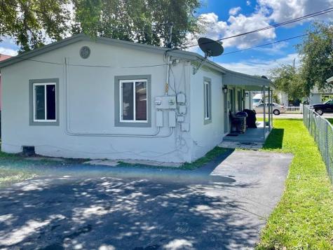 2229-31 Farragut Street Hollywood FL 33020