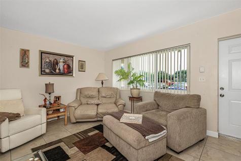 2131 NE 40th Court Lighthouse Point FL 33064