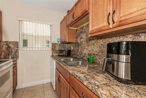 2131 NE 40th Court Lighthouse Point FL 33064
