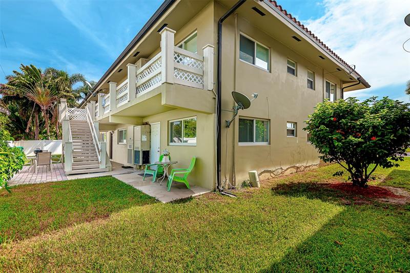 2131 NE 40th Court Lighthouse Point FL 33064