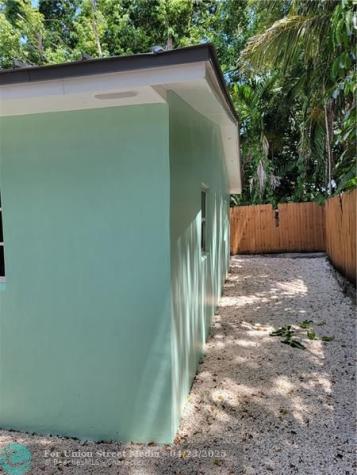 1010 NW 3rd Avenue Hallandale Beach FL 33009