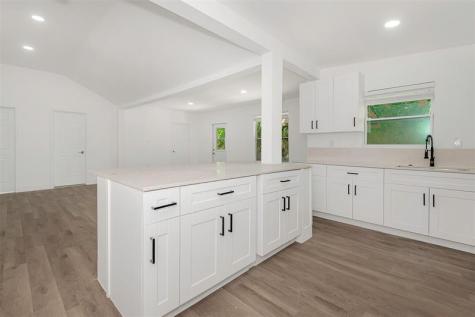 302 SW 15th Street Dania Beach FL 33004