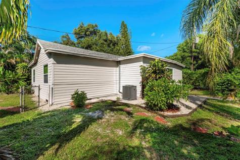 302 SW 15th Street Dania Beach FL 33004