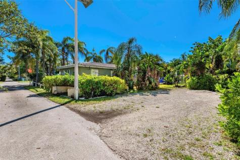 302 SW 15th Street Dania Beach FL 33004