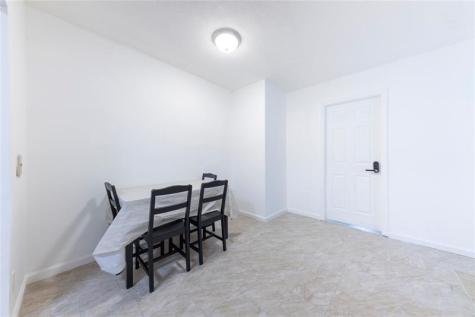 210 -216 NE 40th Street Oakland Park FL 33334
