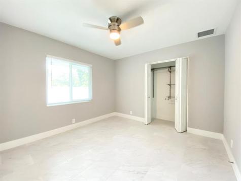 1402 NE 34th Street Oakland Park FL 33334