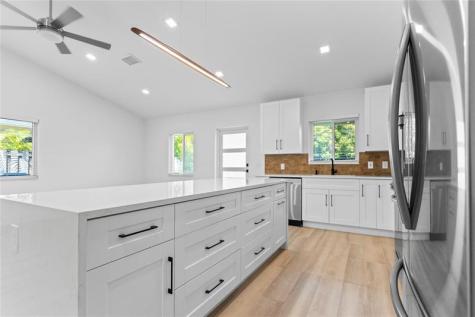1402 NE 34th Street Oakland Park FL 33334