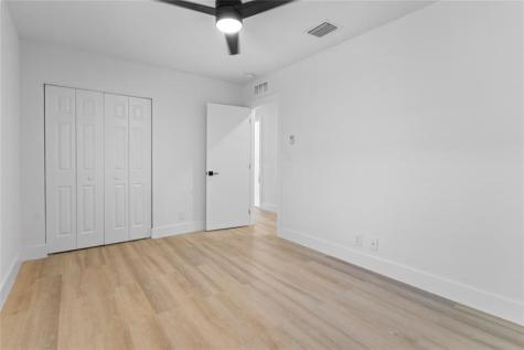 1402 NE 34th Street Oakland Park FL 33334