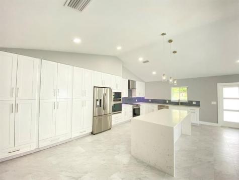 1402 NE 34th Street Oakland Park FL 33334