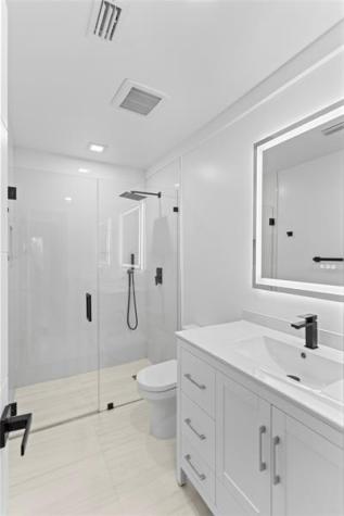 1402 NE 34th Street Oakland Park FL 33334
