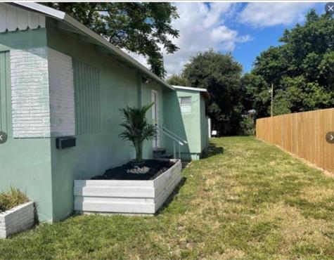 136 N 24th Avenue Hollywood FL 33020