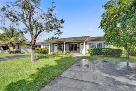 4017 Woodside Drive 1-2 Coral Springs FL 33065