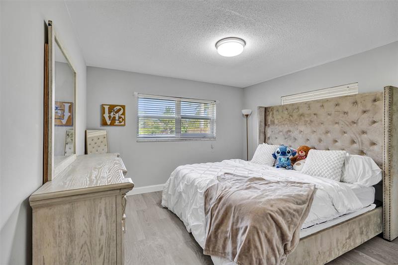 4017 Woodside Drive 1-2 Coral Springs FL 33065