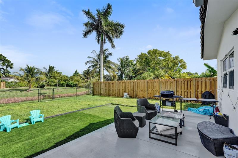 4017 Woodside Drive 1-2 Coral Springs FL 33065