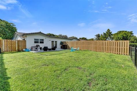 4017 Woodside Drive 1-2 Coral Springs FL 33065