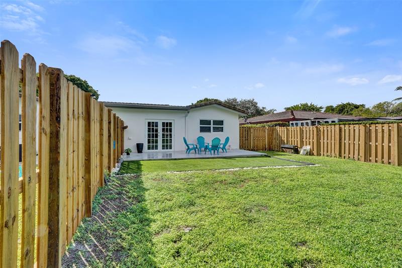 4017 Woodside Drive 1-2 Coral Springs FL 33065